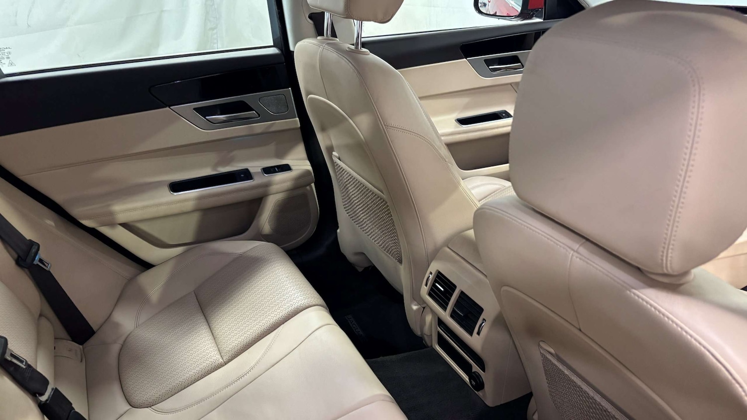 Used Jaguar XF 2018 for sale - 77960816: Photo 15