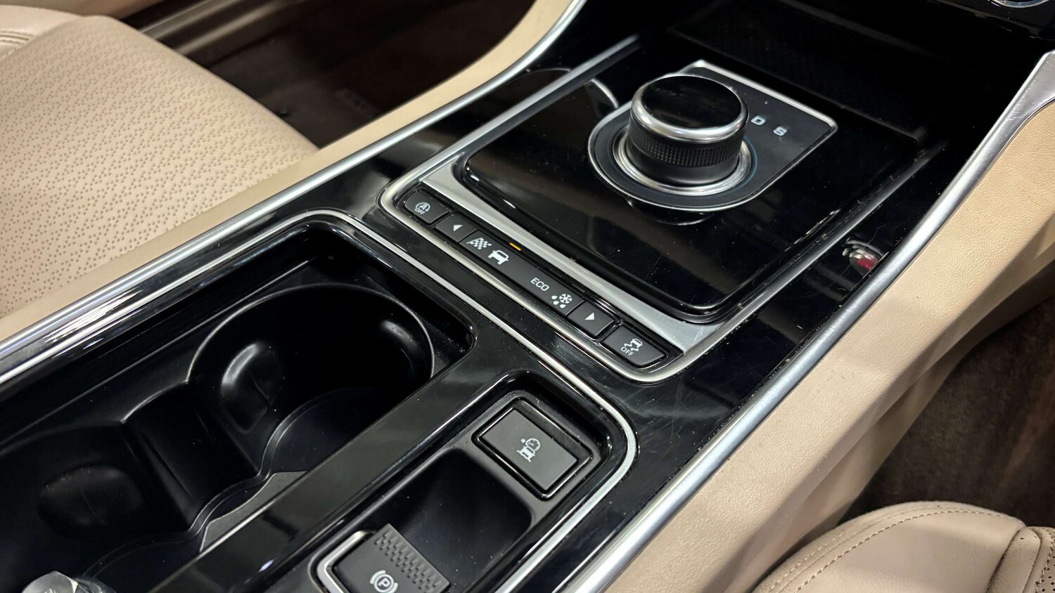 Used Jaguar XF 2018 for sale - 77960816: Photo 27