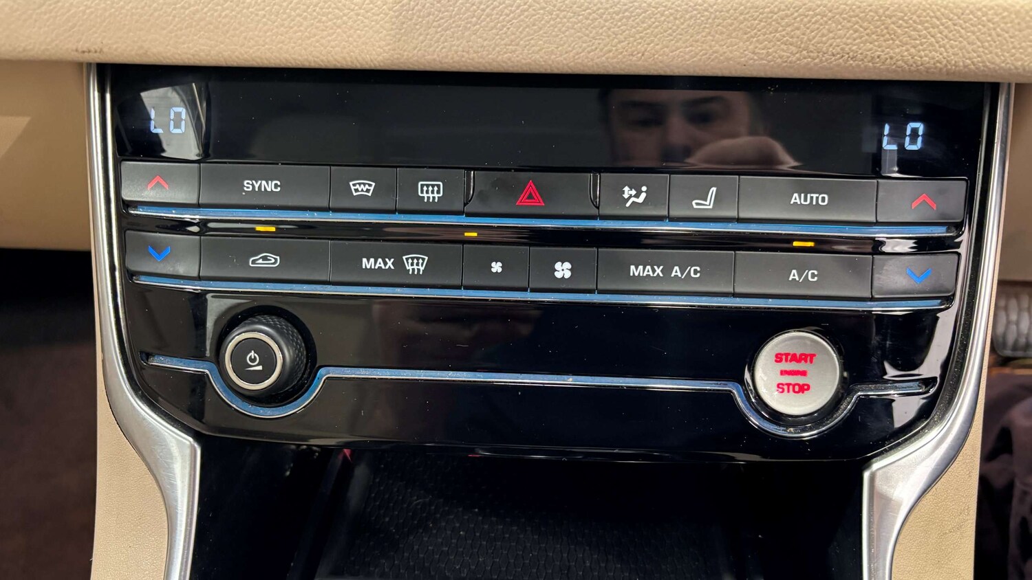 Used Jaguar XF 2018 for sale - 77960816: Photo 28