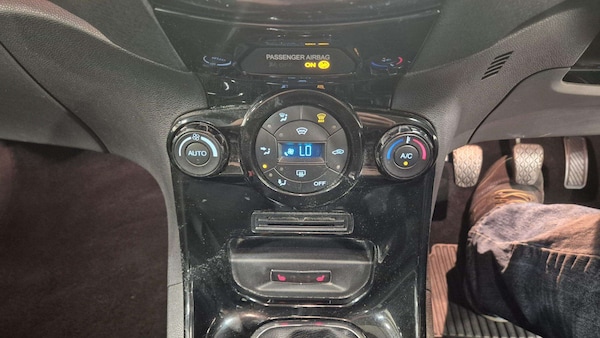 Used Ford Fiesta 2017 for sale - 76016259: Photo 27