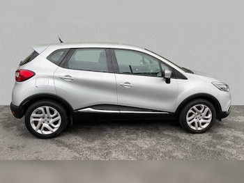 Used Renault Captur 2014 for sale - 75626061: Photo