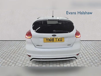 Used Ford Focus 2018 for sale - 76272049: Photo 4