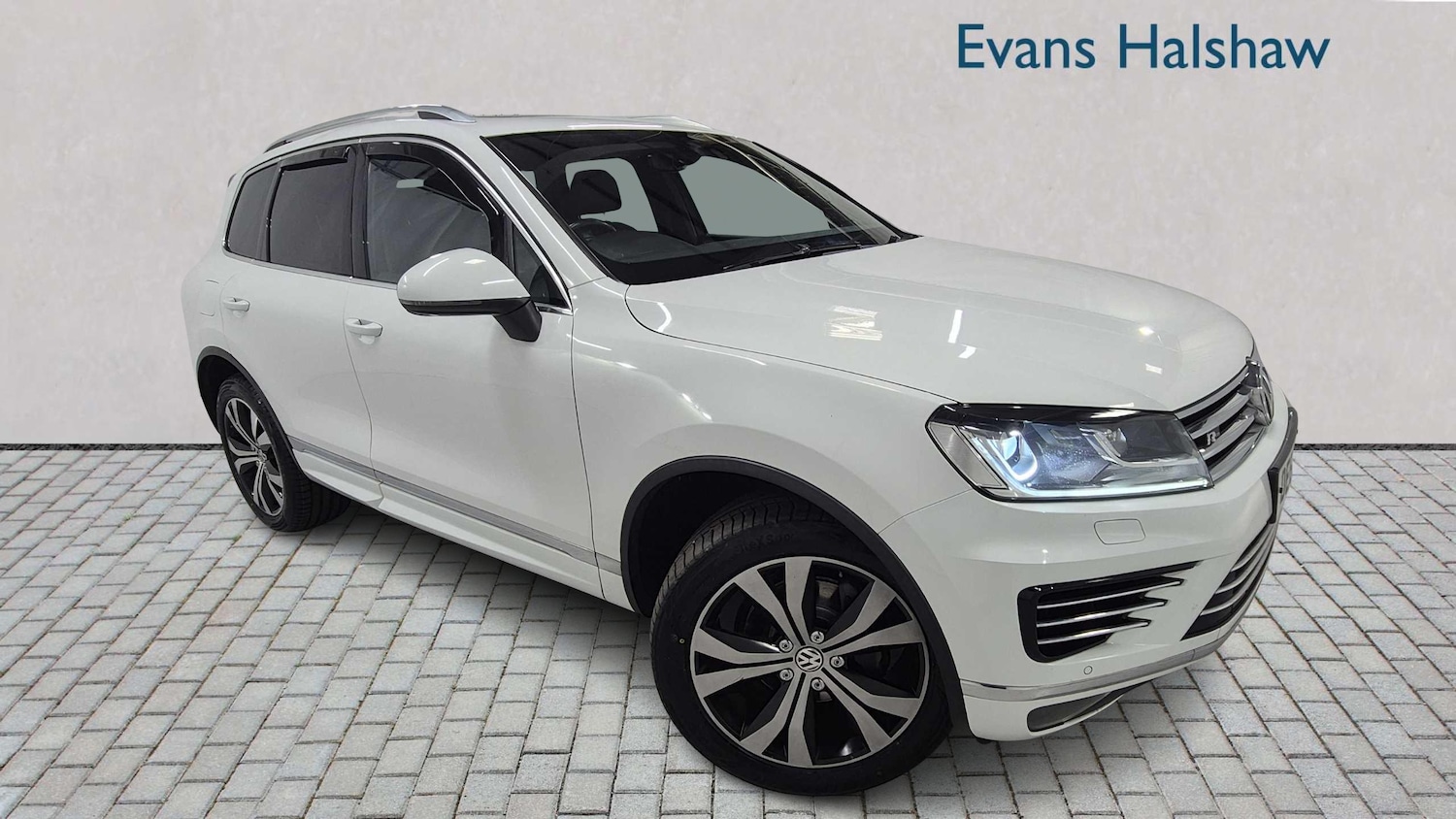 Used Volkswagen Touareg 2017 for sale - 76141764: Photo 1