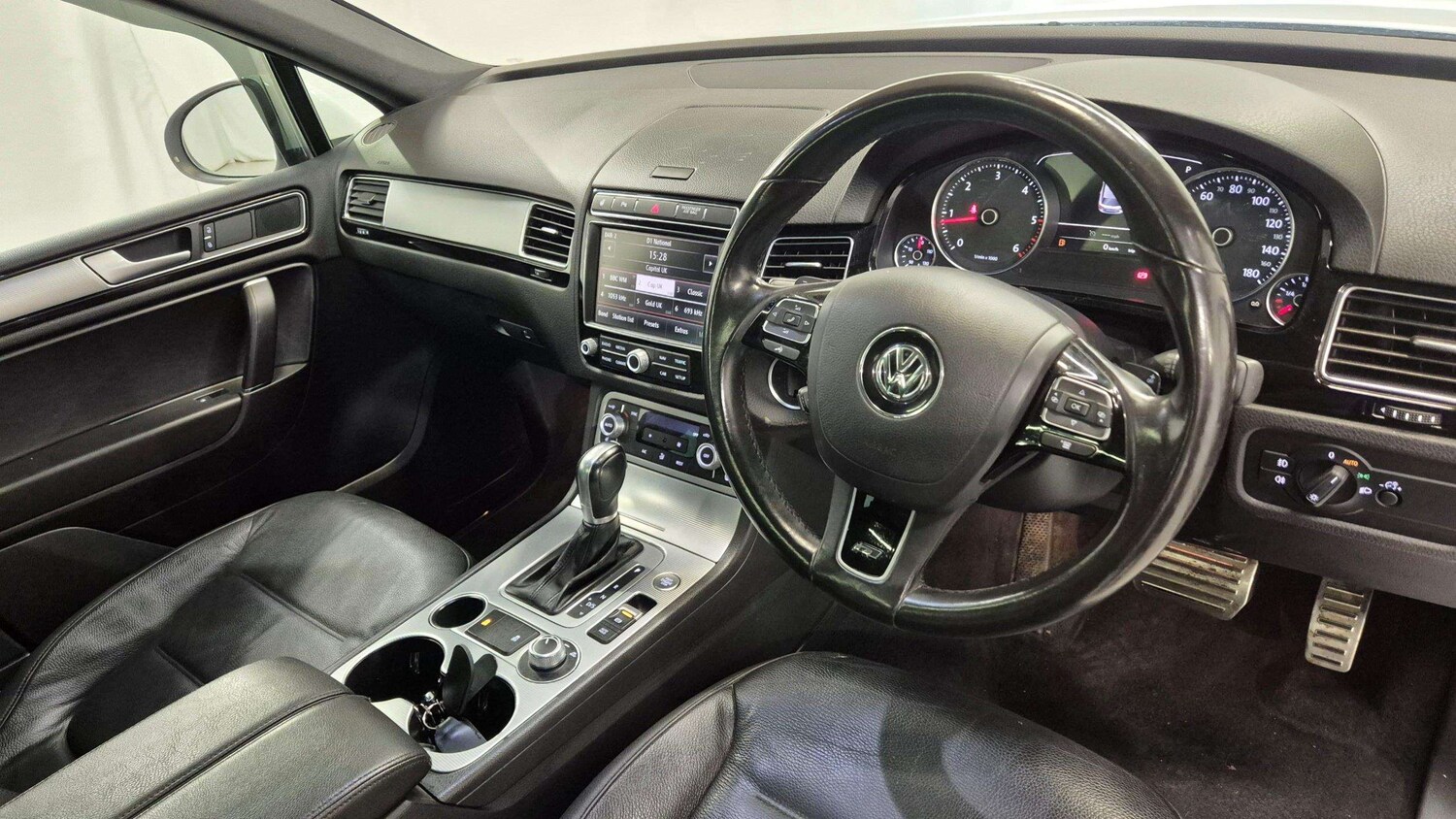 Used Volkswagen Touareg 2017 for sale - 76141764: Photo 13