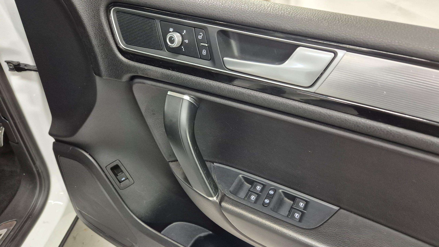 Used Volkswagen Touareg 2017 for sale - 76141764: Photo 19