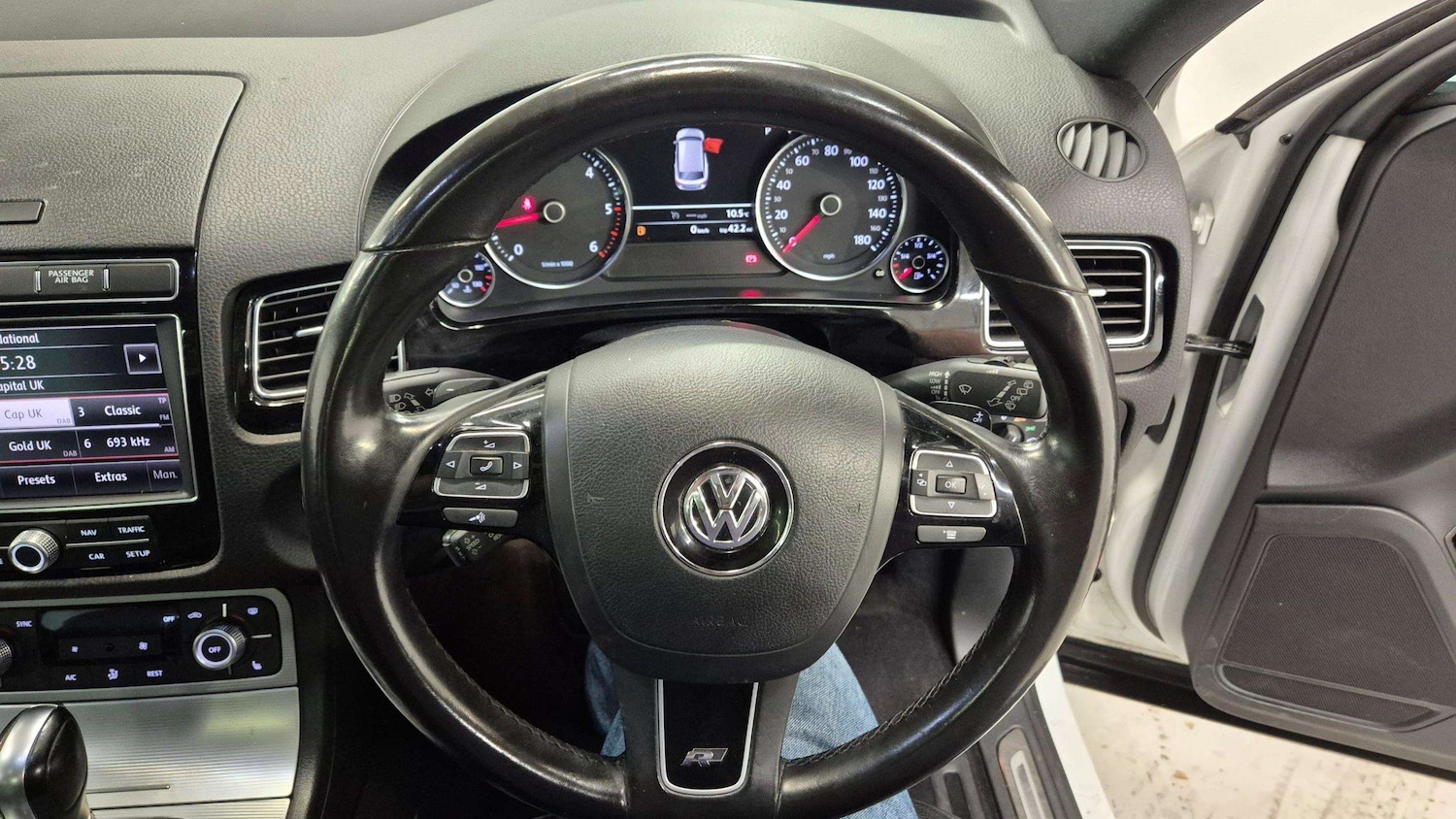 Used Volkswagen Touareg 2017 for sale - 76141764: Photo 22