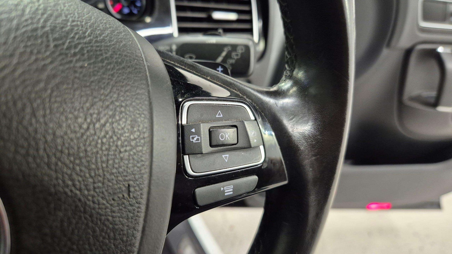 Used Volkswagen Touareg 2017 for sale - 76141764: Photo 24