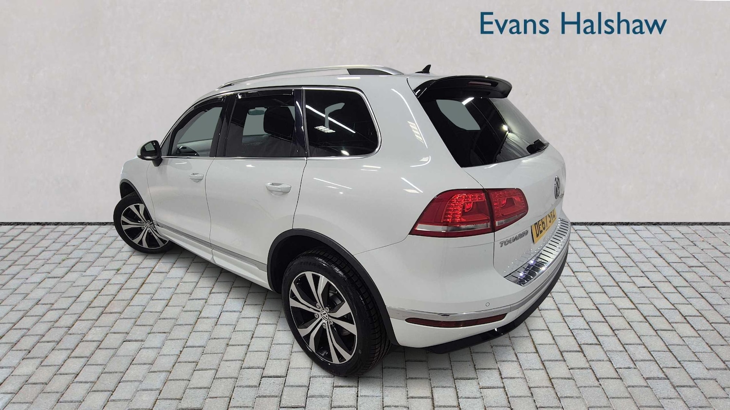 Used Volkswagen Touareg 2017 for sale - 76141764: Photo 3