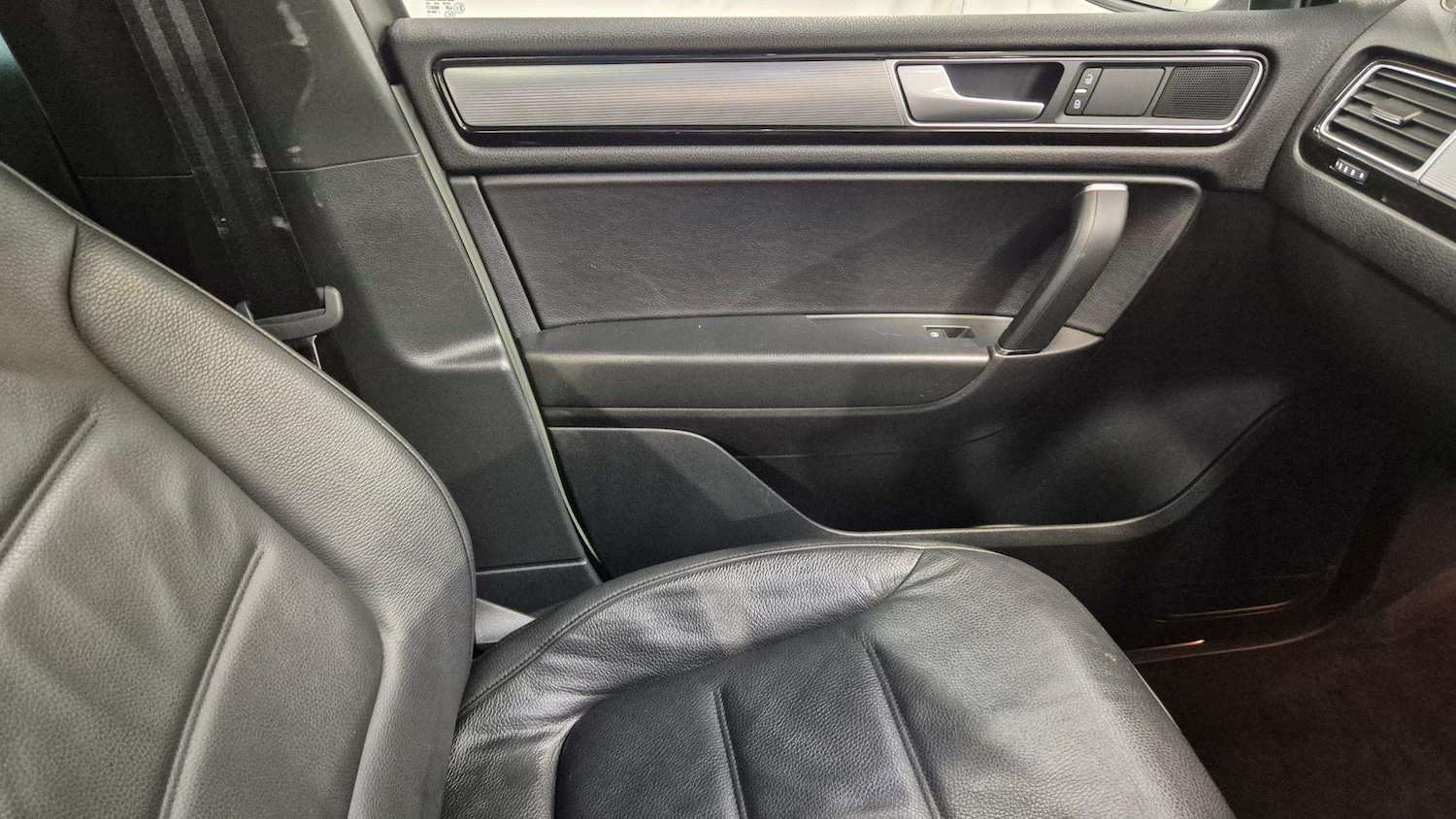 Used Volkswagen Touareg 2017 for sale - 76141764: Photo 33