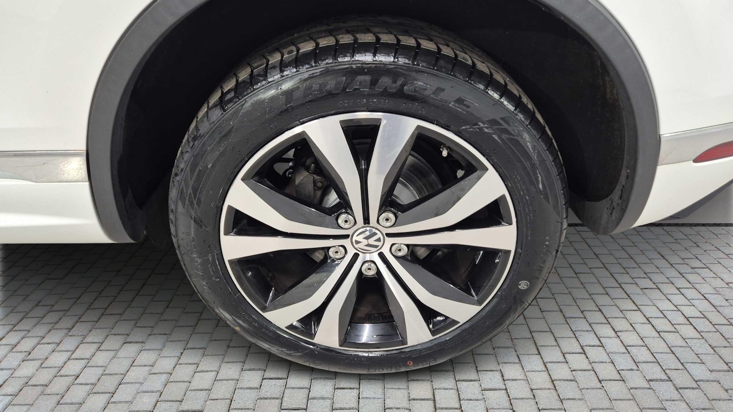 Used Volkswagen Touareg 2017 for sale - 76141764: Photo 8