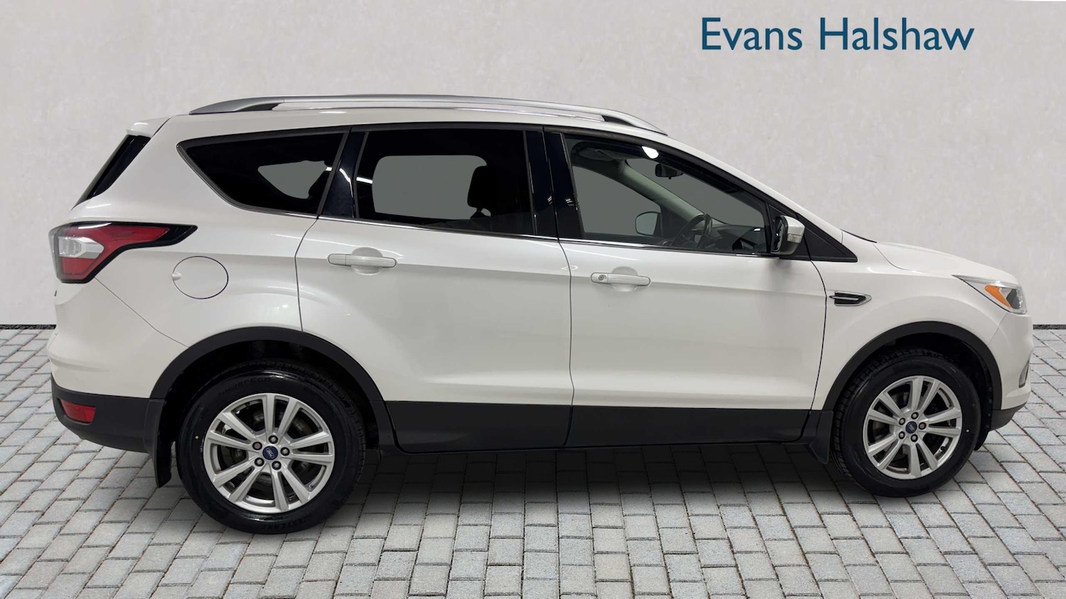 Used Ford Kuga 2016 for sale - 76967801: Photo 3