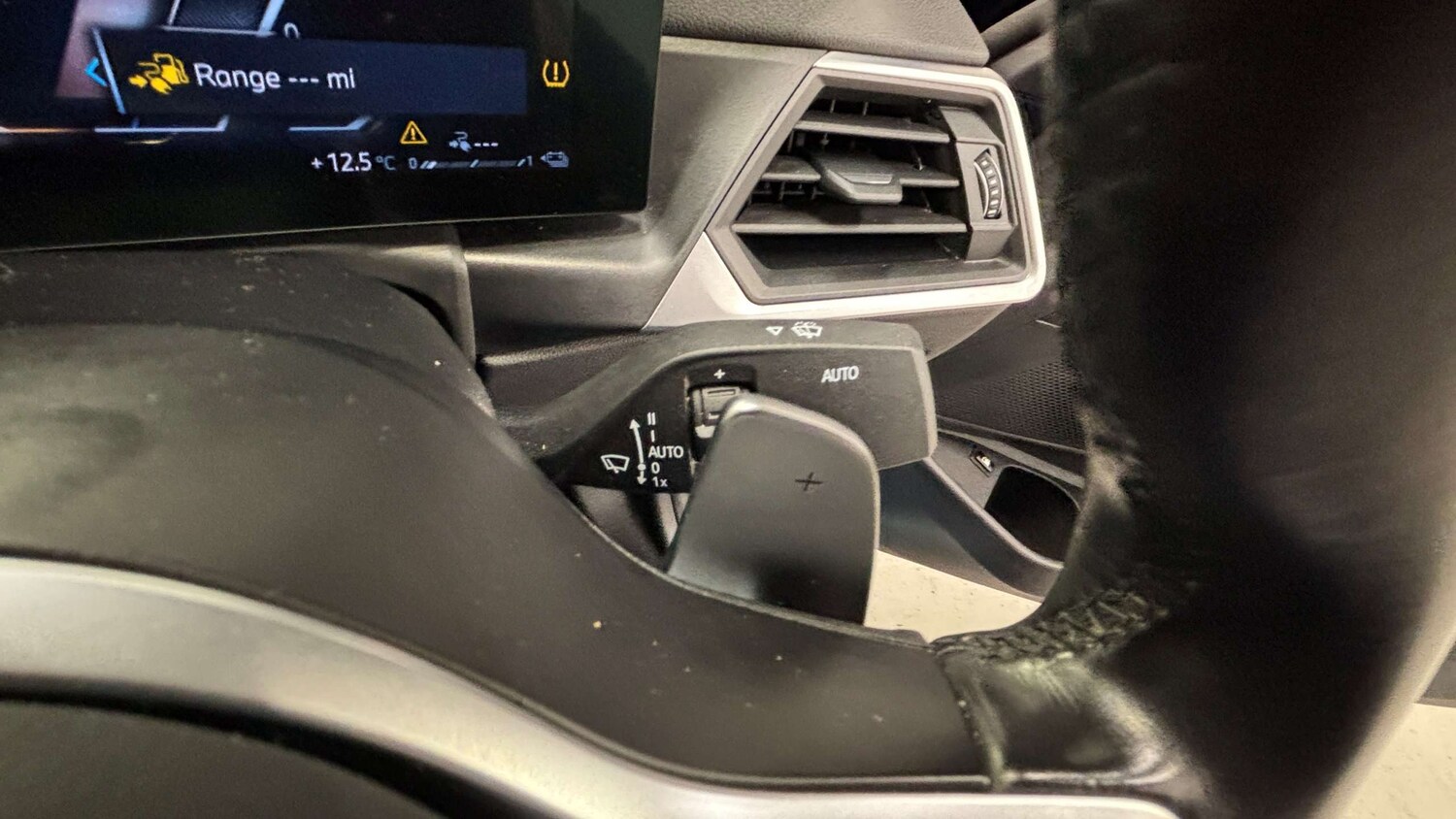 Used BMW 3 Series 2024 for sale - 77589108: Photo 25