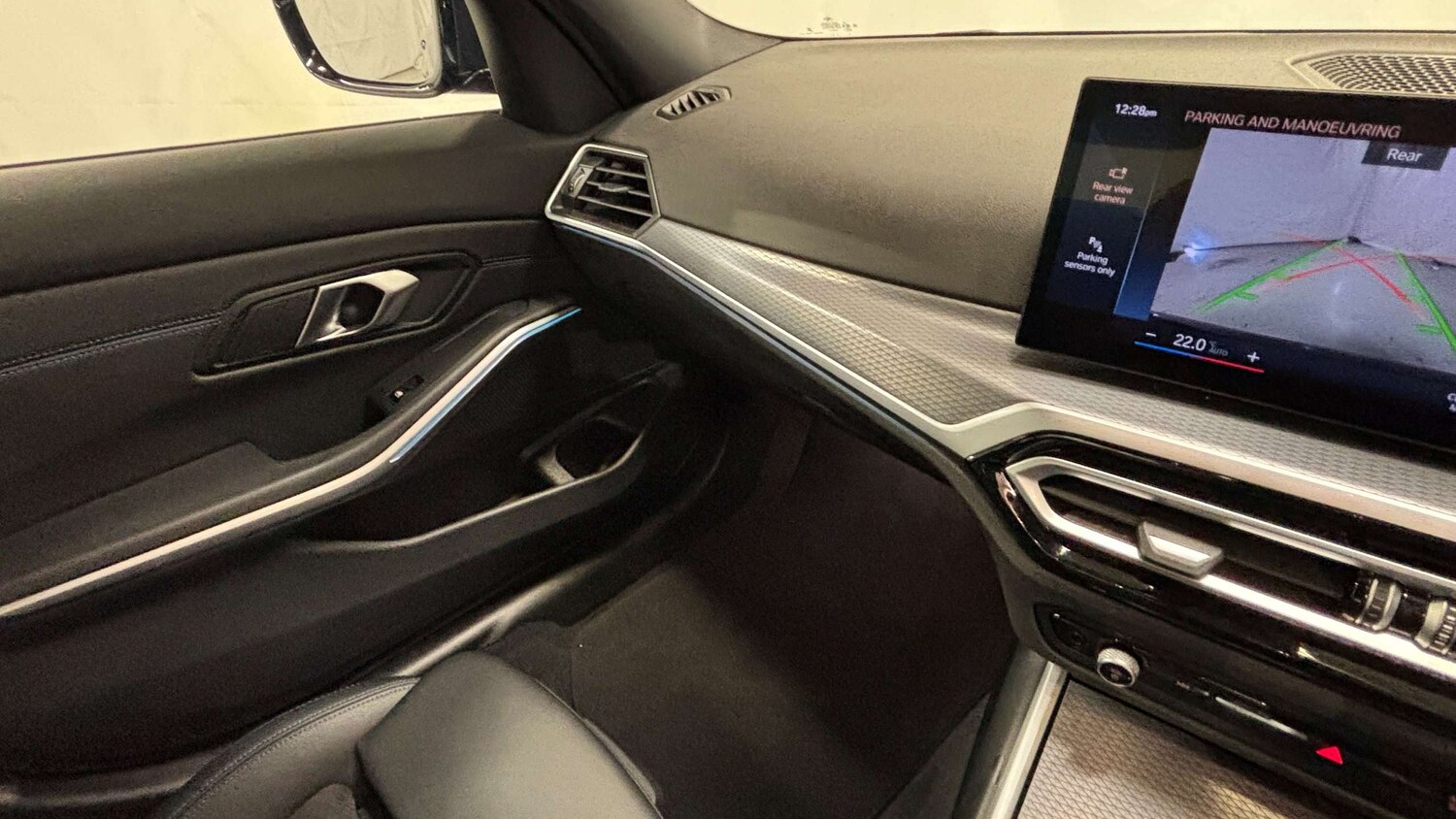 Used BMW 3 Series 2024 for sale - 77589108: Photo 31