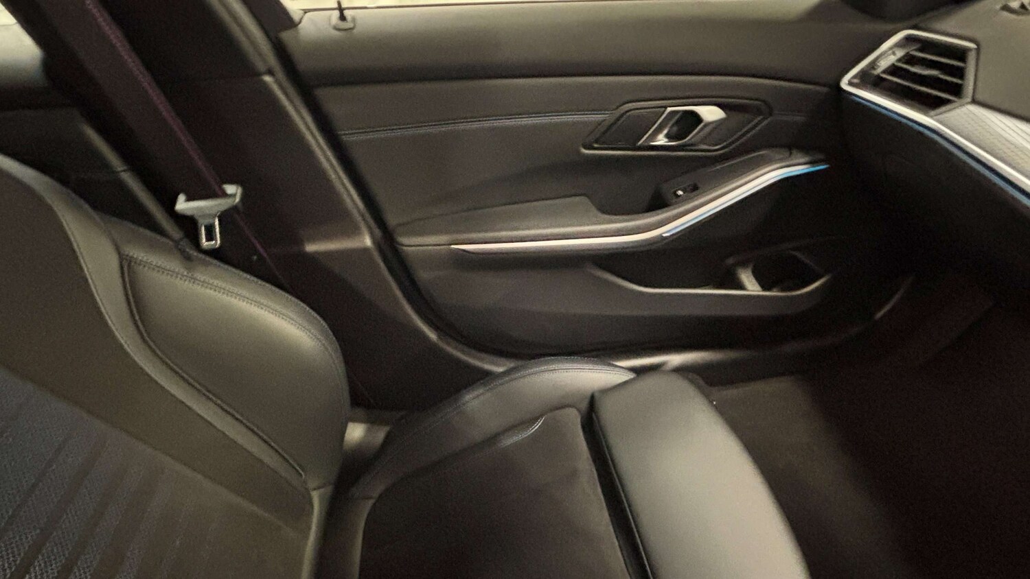 Used BMW 3 Series 2024 for sale - 77589108: Photo 32