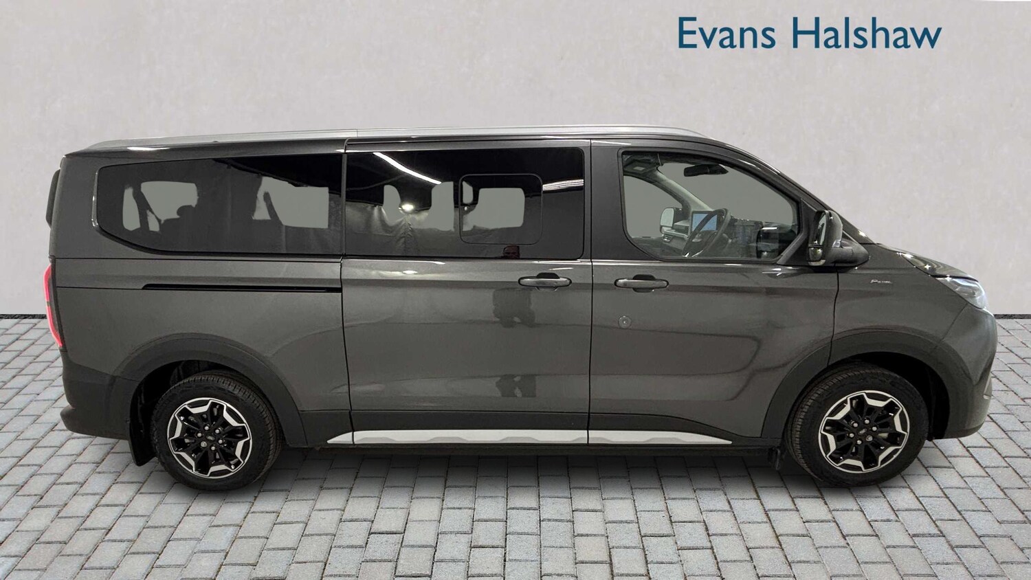 Used Ford Tourneo Custom 2025 for sale - 76610495: Photo 4