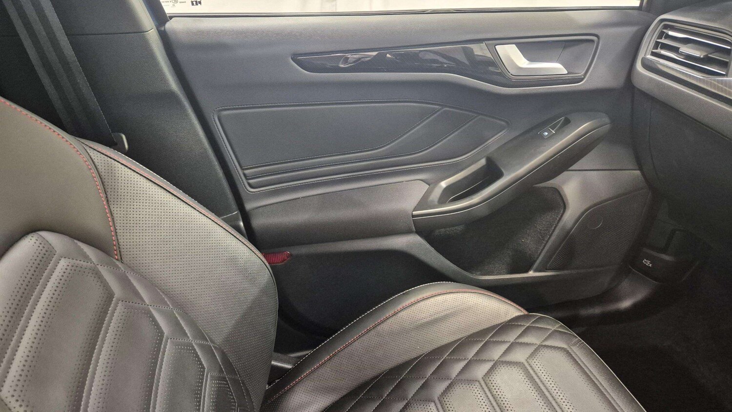 Used Ford Focus 2023 for sale - 76351639: Photo 34