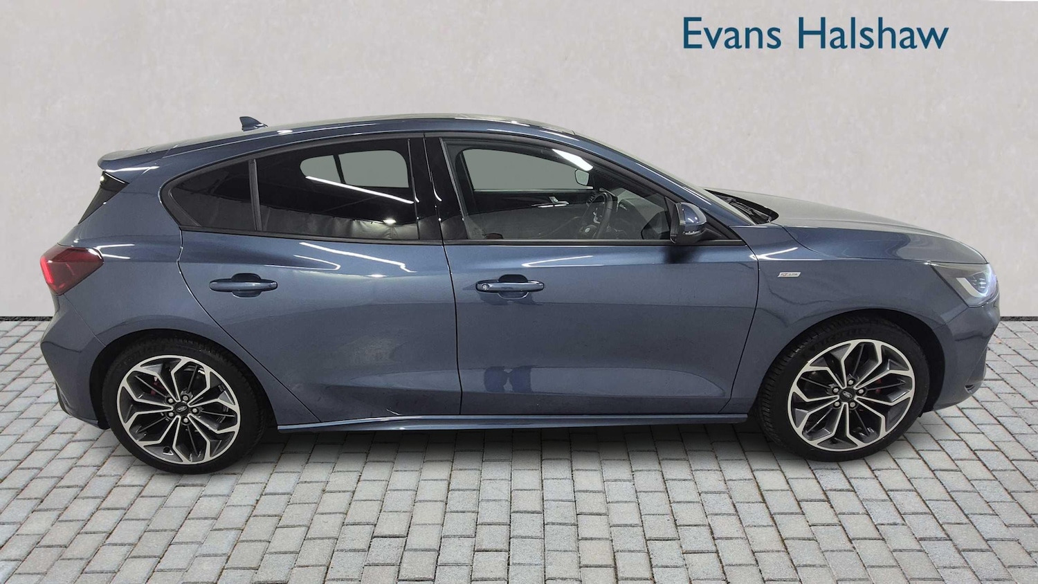 Used Ford Focus 2023 for sale - 76351639: Photo 4