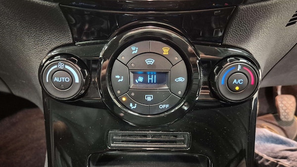 Used Ford Fiesta 2017 for sale - 76045171: Photo 26