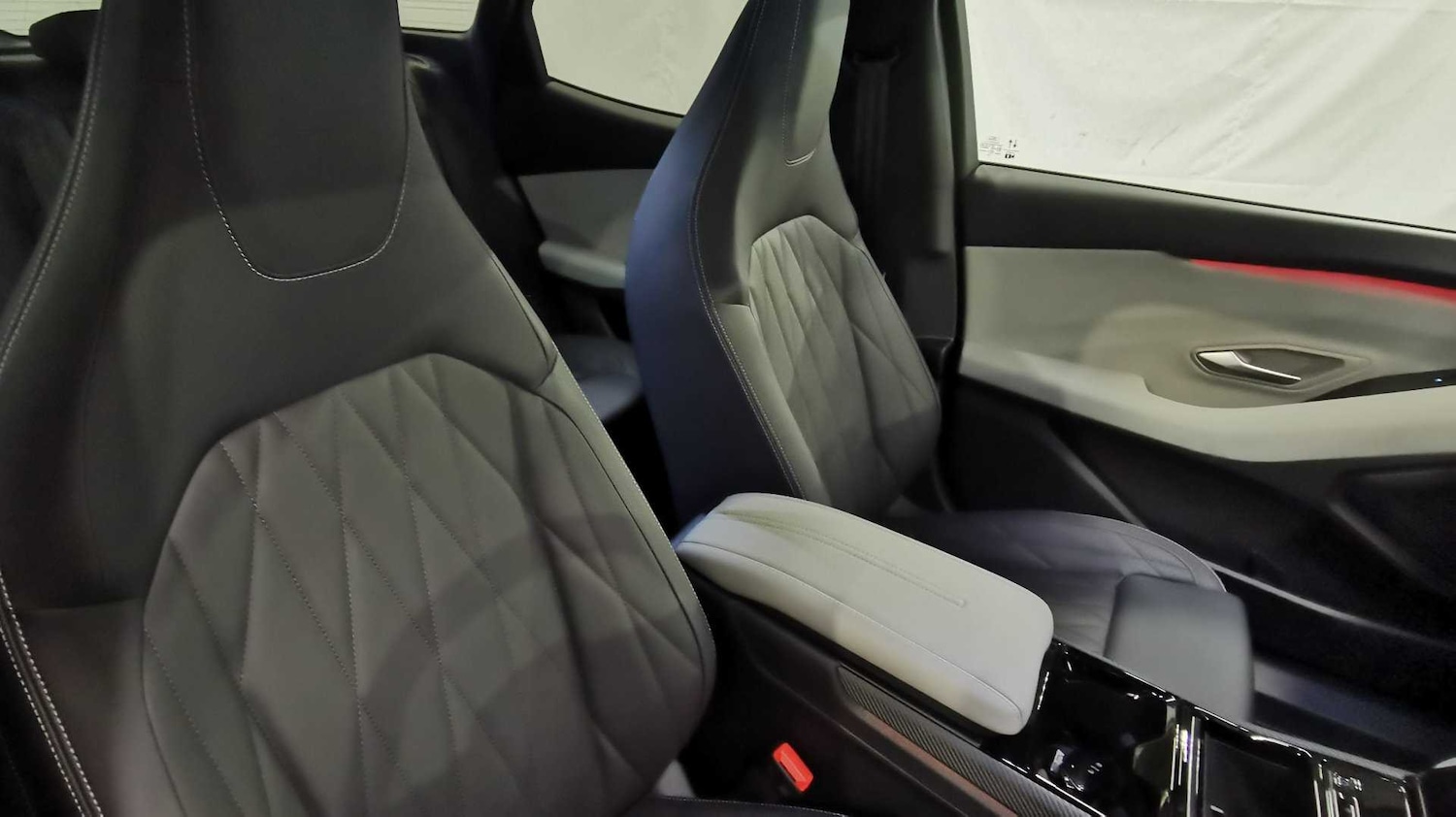 Used Ford Explorer 2024 for sale - 76015956: Photo 14