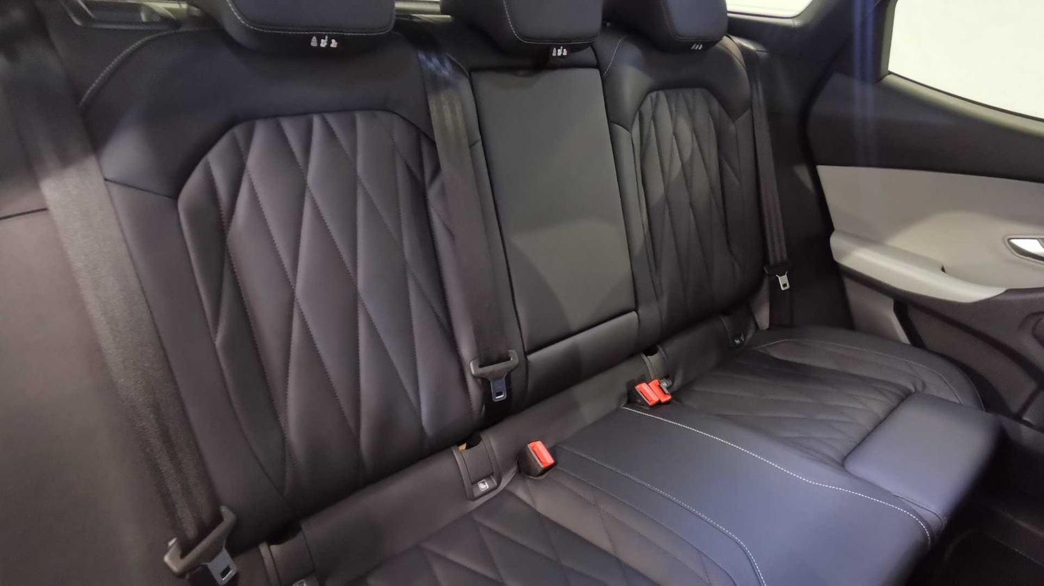 Used Ford Explorer 2024 for sale - 76015956: Photo 15