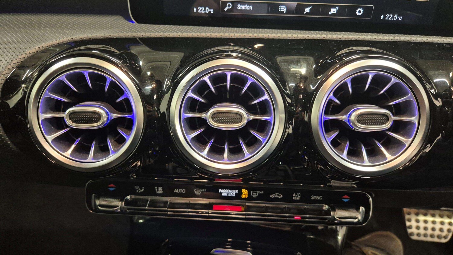 Used Mercedes-Benz A-Class 2018 for sale - 75944576: Photo 30