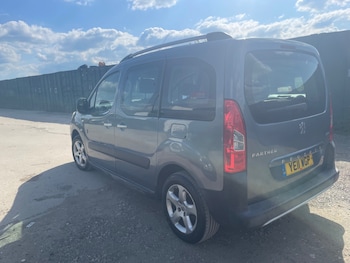 Used Peugeot Partner Tepee 2011 for sale - 78522137: Photo