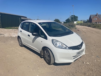 Used Honda Jazz 2014 for sale - 79205550: Photo