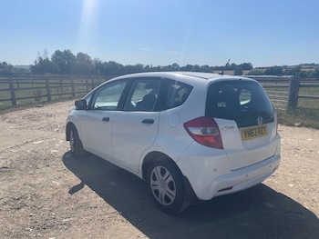 Used Honda Jazz 2014 for sale - 79205550: Photo