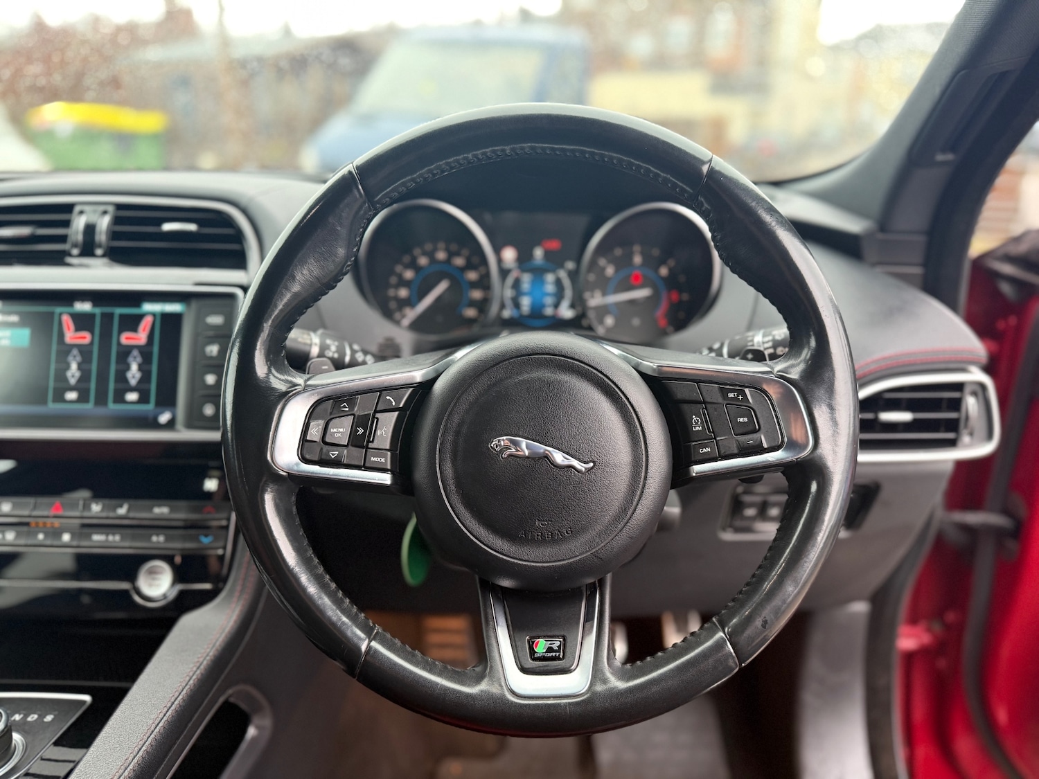 Used Jaguar F-Pace 2016 for sale - 76948781: Photo 15