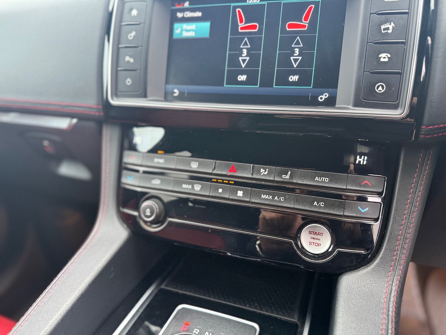 Used Jaguar F-Pace 2016 for sale - 76948781: Photo 18