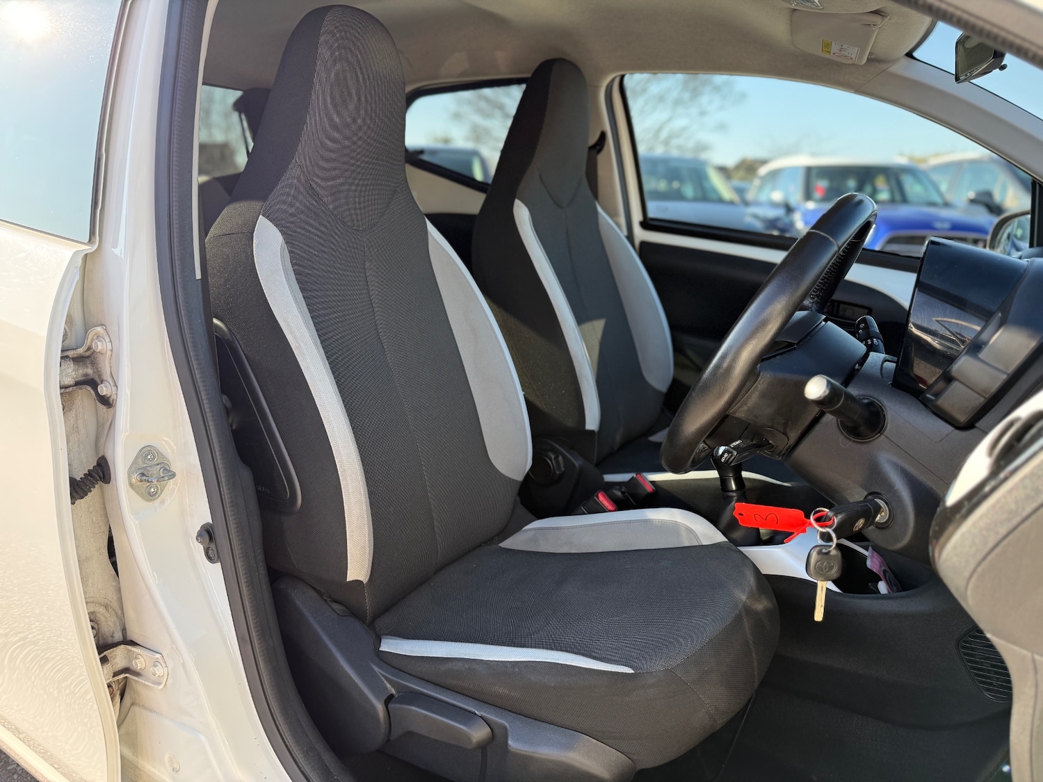 Used Toyota AYGO 2015 for sale - 77974670: Photo 14