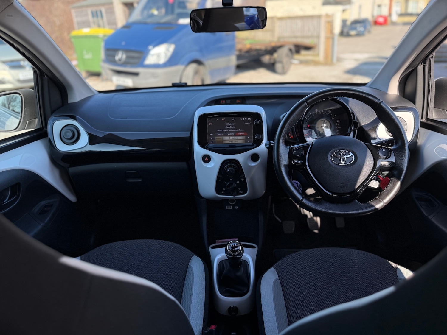 Used Toyota AYGO 2015 for sale - 77974670: Photo 15