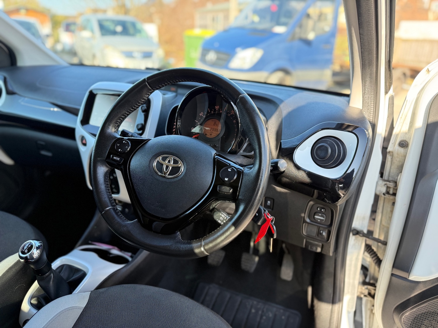 Used Toyota AYGO 2015 for sale - 77974670: Photo 16