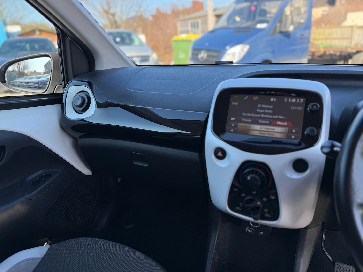 Used Toyota AYGO 2015 for sale - 77974670: Photo 19