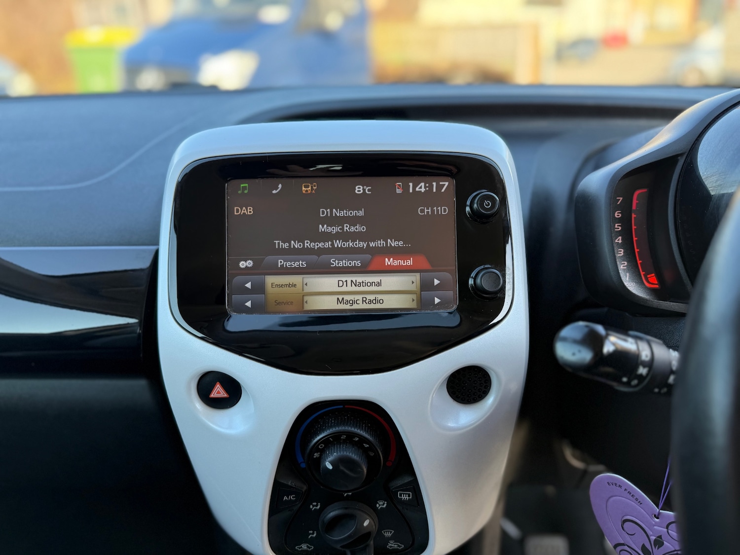 Used Toyota AYGO 2015 for sale - 77974670: Photo 51