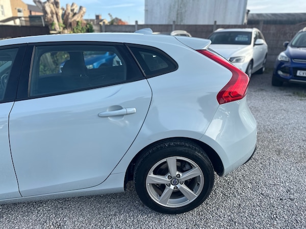 Used Volvo V40 2012 for sale - 76171715: Photo 32