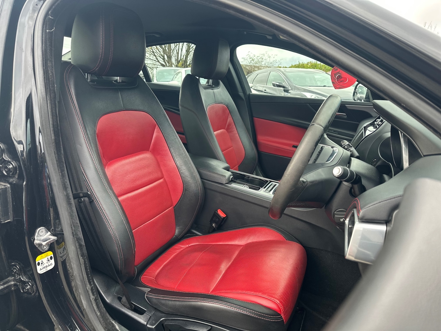 Used Jaguar XE 2016 for sale - 76620679: Photo 15