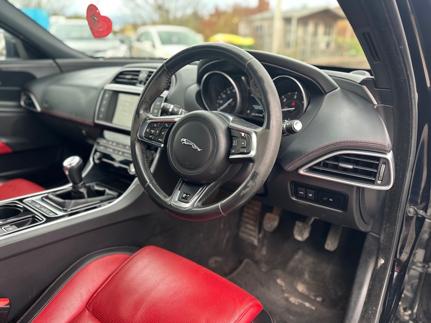 Used Jaguar XE 2016 for sale - 76620679: Photo 16