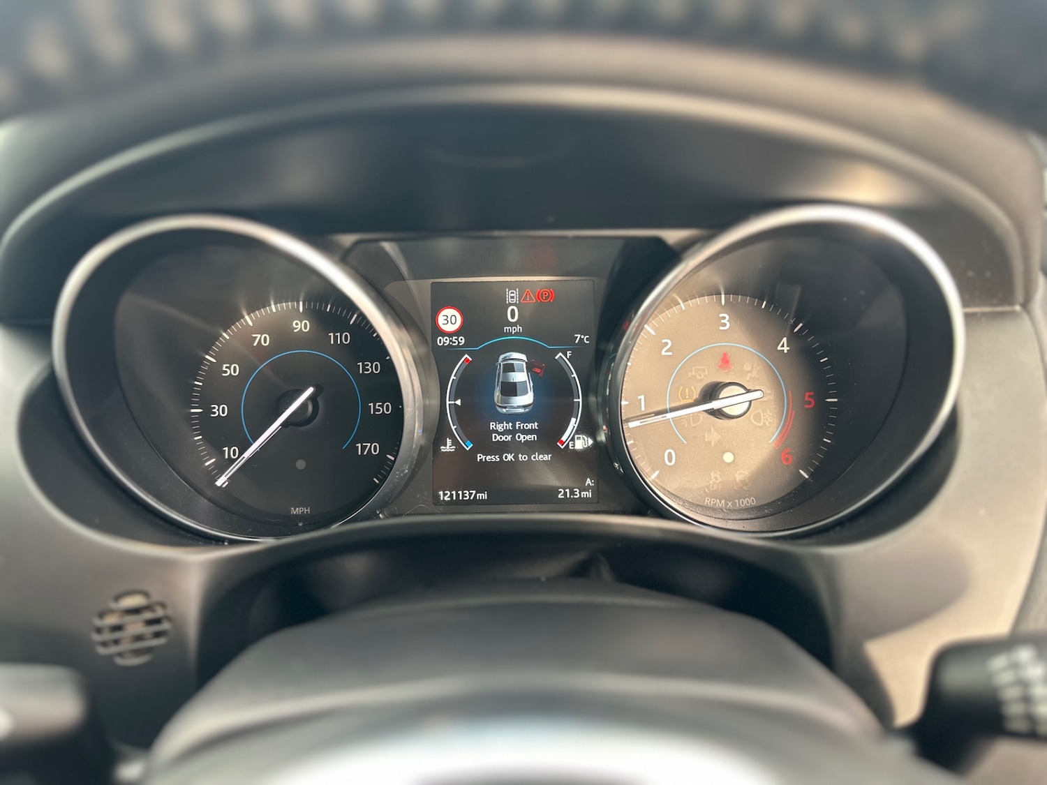 Used Jaguar XE 2016 for sale - 76620679: Photo 18