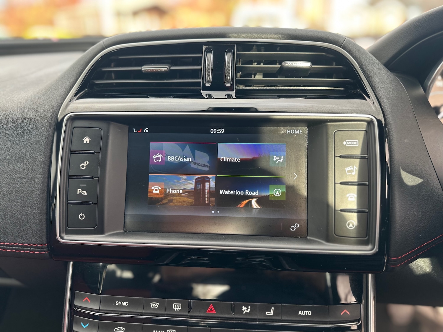 Used Jaguar XE 2016 for sale - 76620679: Photo 19