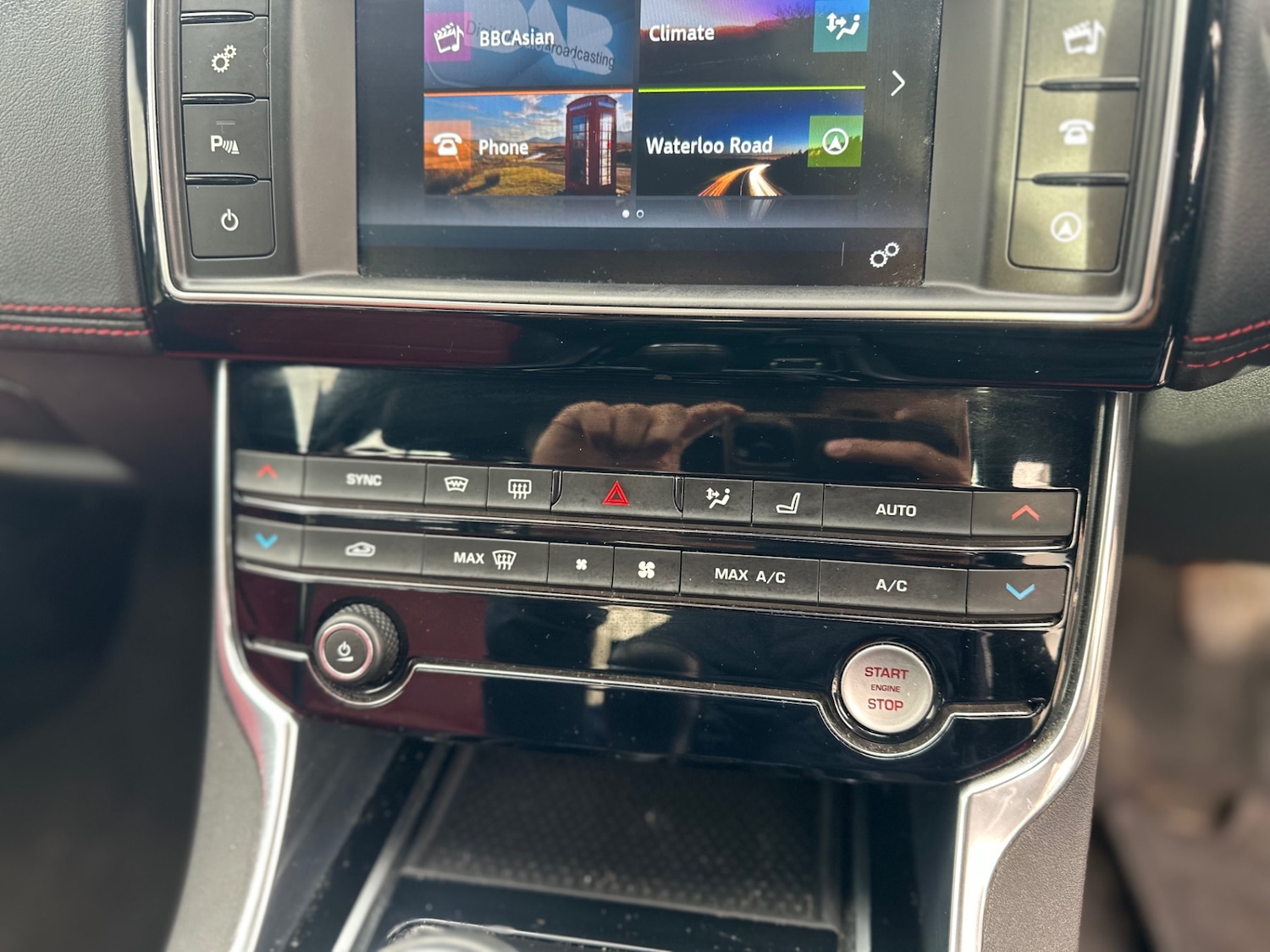 Used Jaguar XE 2016 for sale - 76620679: Photo 20