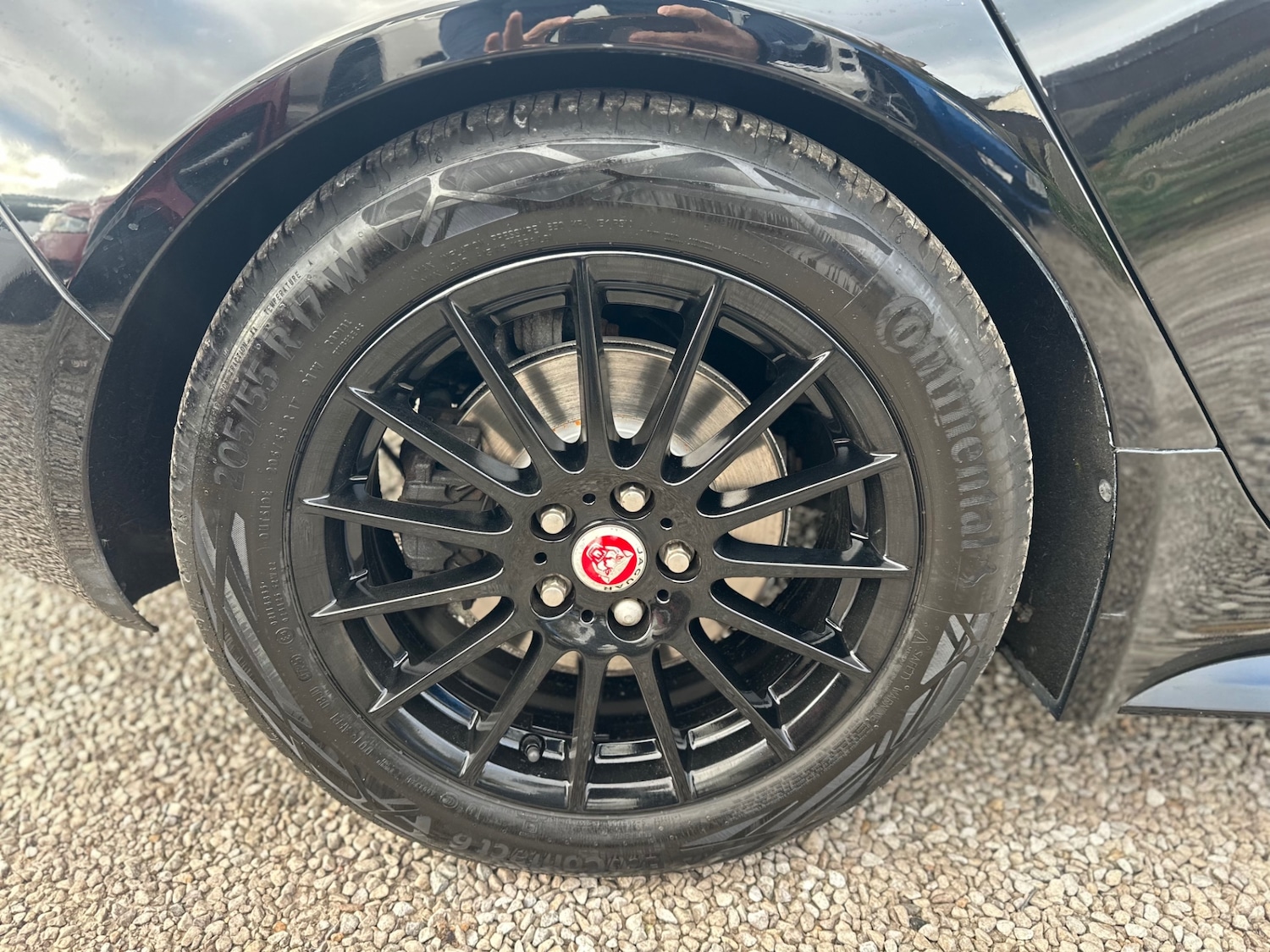 Used Jaguar XE 2016 for sale - 76620679: Photo 29