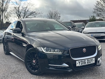 Used Jaguar XE 2016 for sale - 76620679: Photo