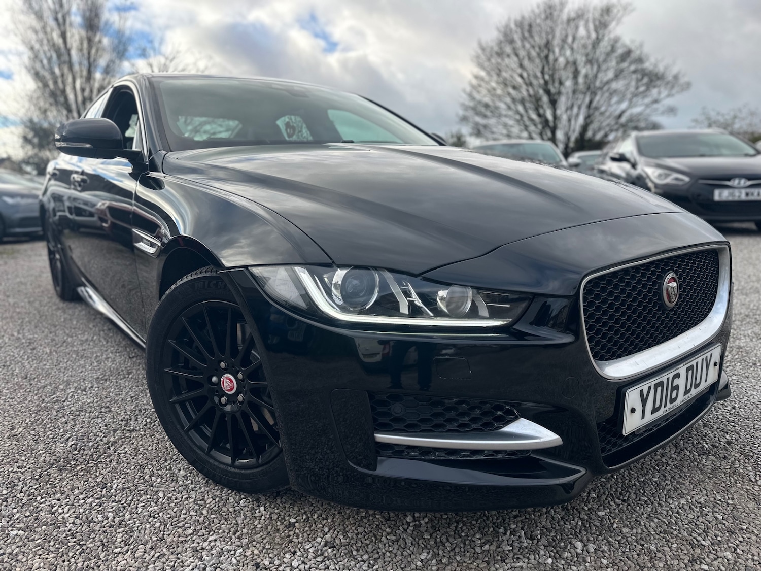 Used Jaguar XE 2016 for sale - 76620679: Photo 3