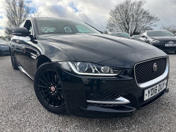 Used Jaguar XE 2016 for sale - 76620679: Photo