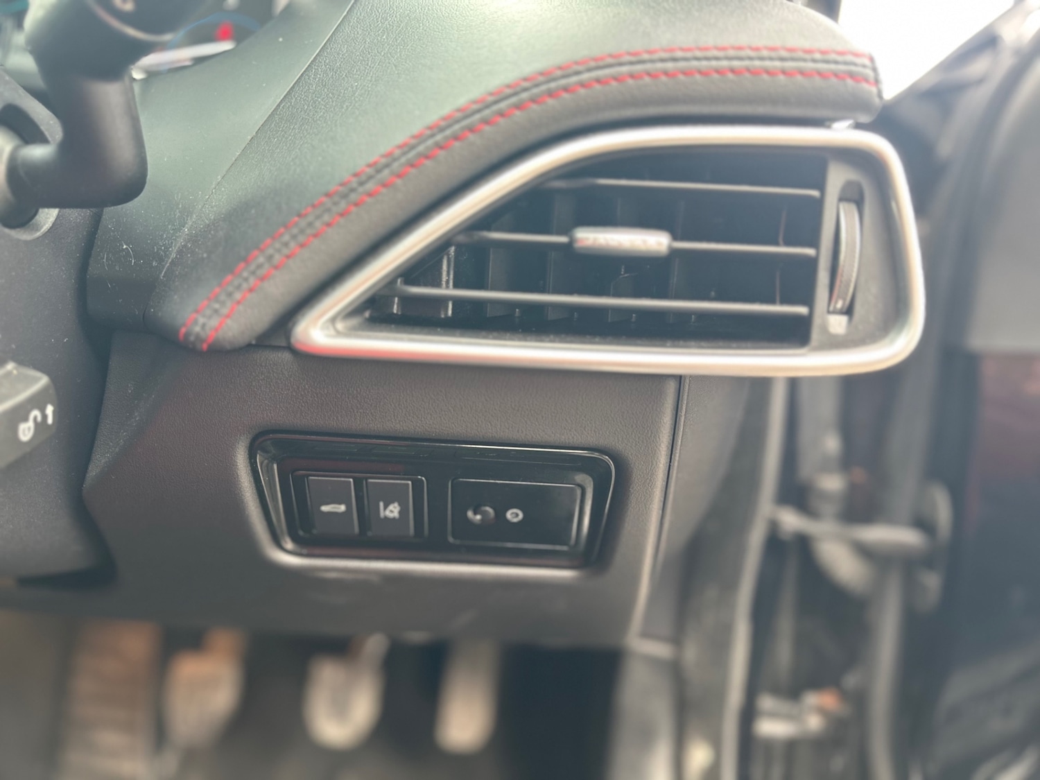 Used Jaguar XE 2016 for sale - 76620679: Photo 47