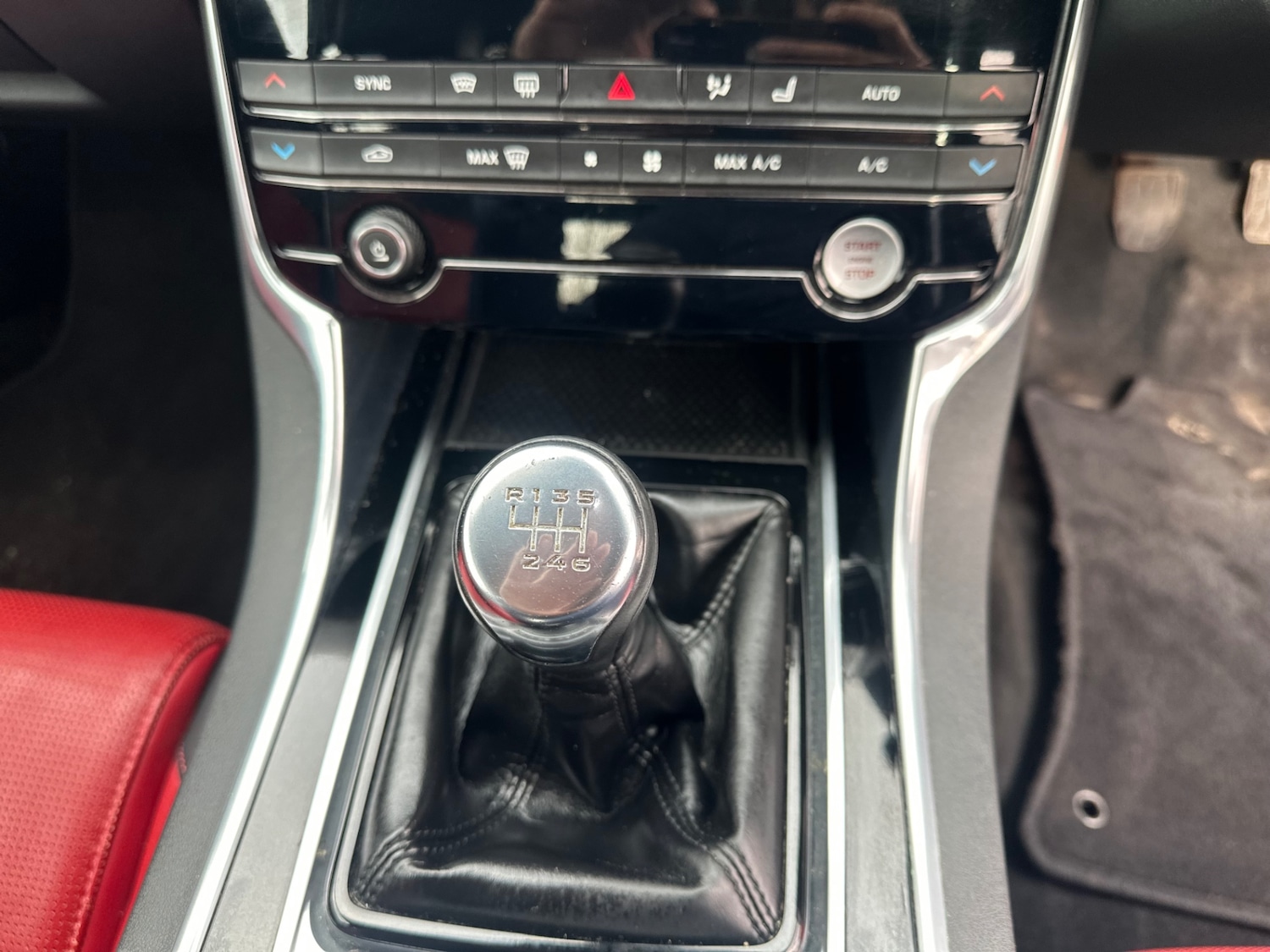 Used Jaguar XE 2016 for sale - 76620679: Photo 48