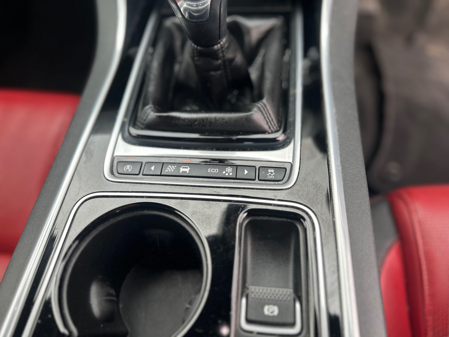 Used Jaguar XE 2016 for sale - 76620679: Photo 49