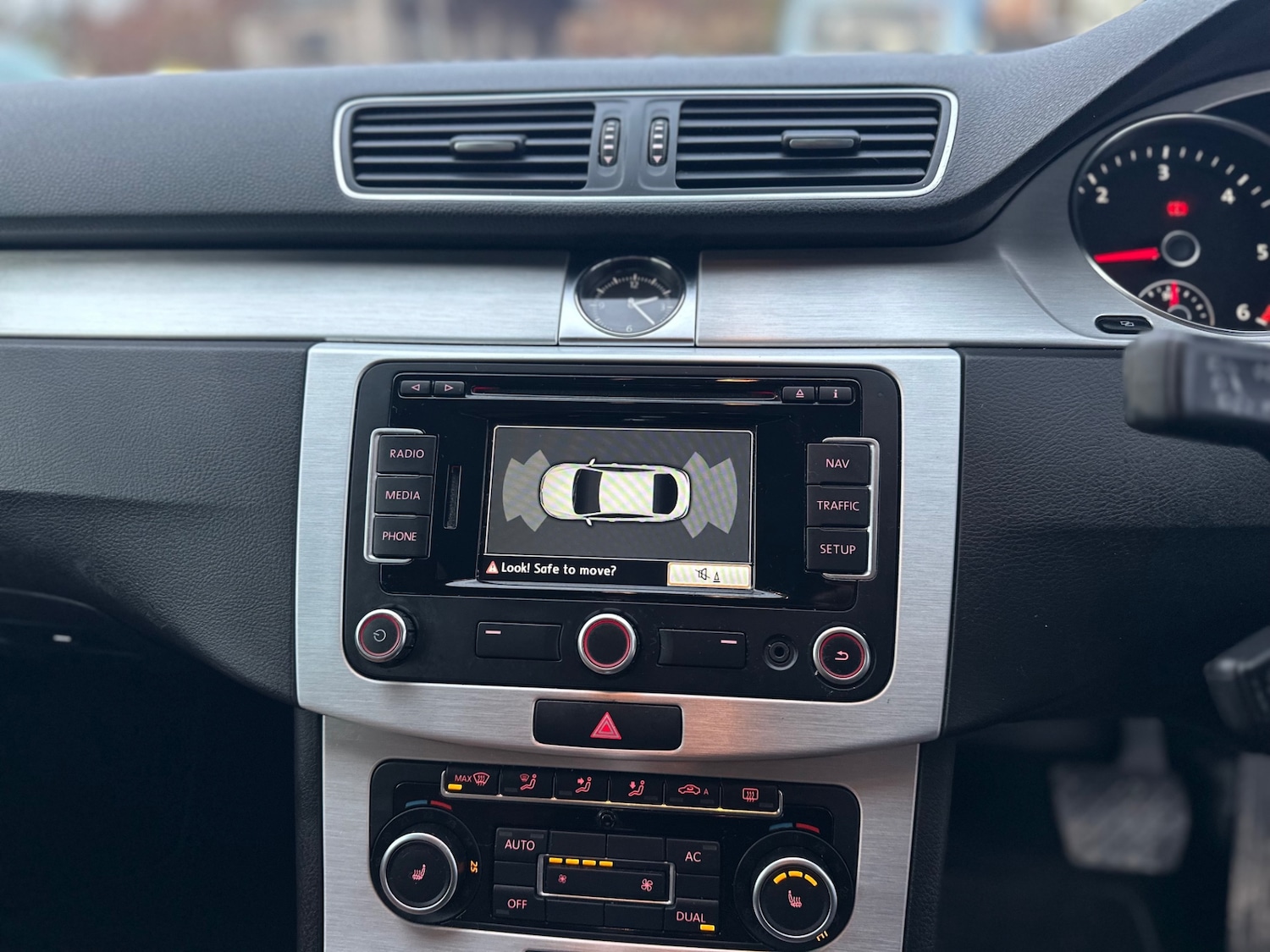 Used Volkswagen Passat 2011 for sale - 76723382: Photo 17