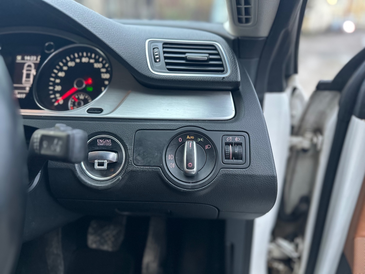 Used Volkswagen Passat 2011 for sale - 76723382: Photo 45